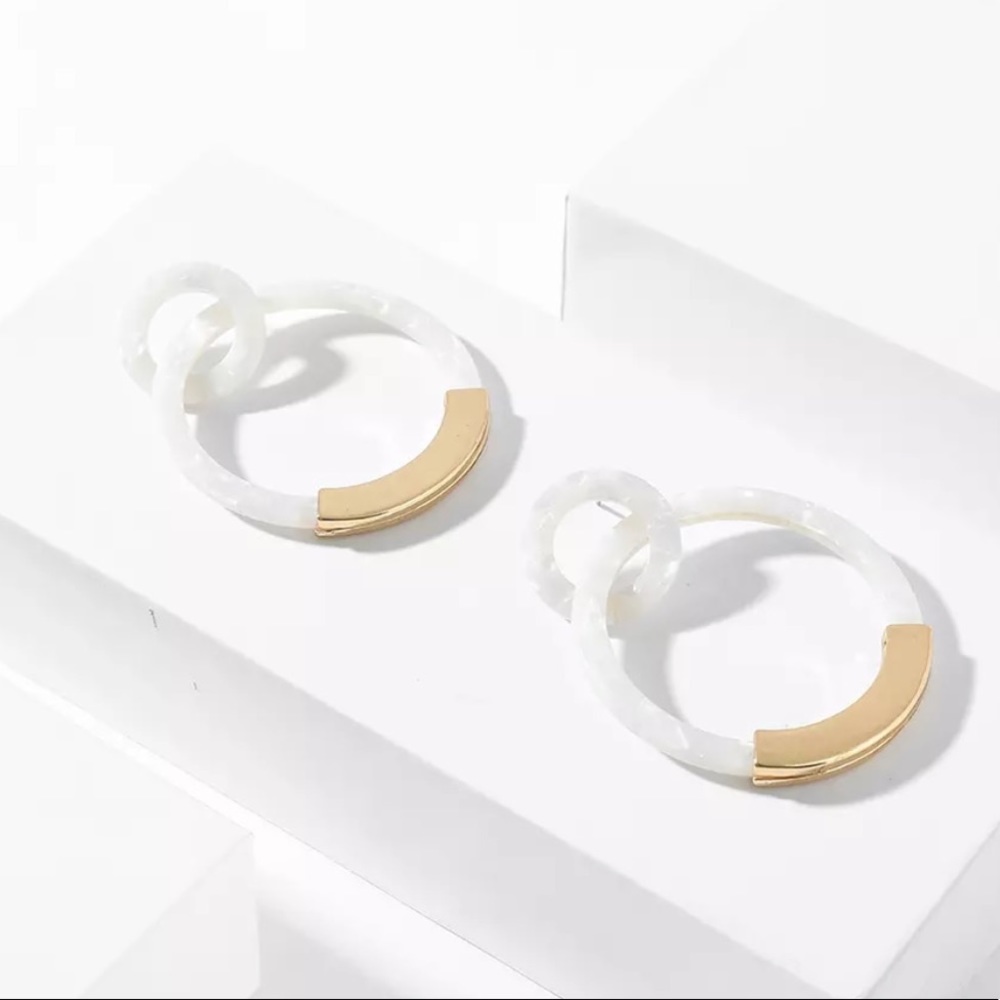 ⭐️{BOGO}⭐️ White Double Hoops Acrylic Earrings